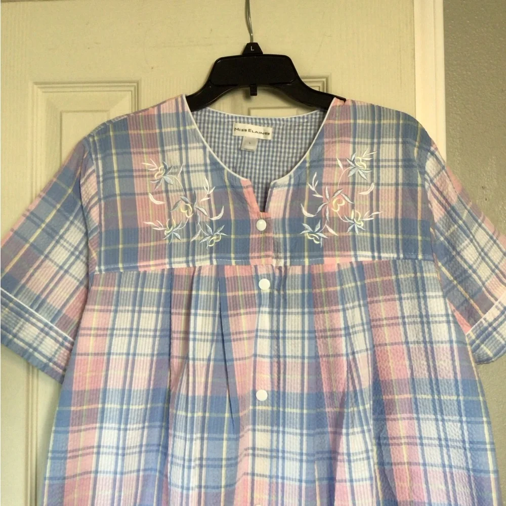 2/$10, 3/$13 Miss Elaine pink blue plaid duster housecoat - Picture 2 of 6